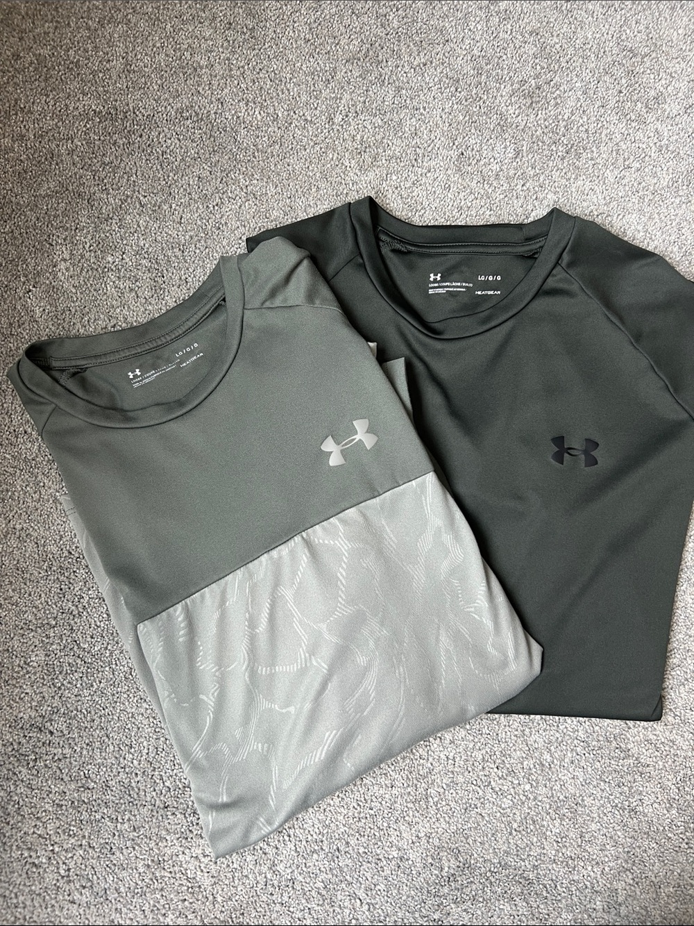 Under Armour Men's HeatGear- size Large- 2 shirt bundle